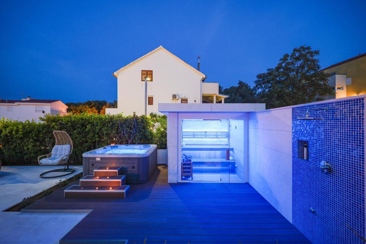 Villa Pino With Pool, Sauna & Jacuzzi Petrčane Exterior foto