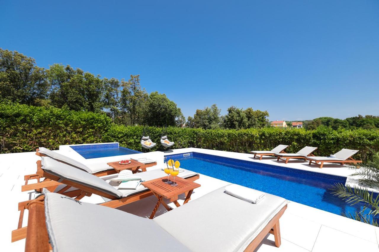 Villa Pino With Pool, Sauna & Jacuzzi Petrčane Exterior foto